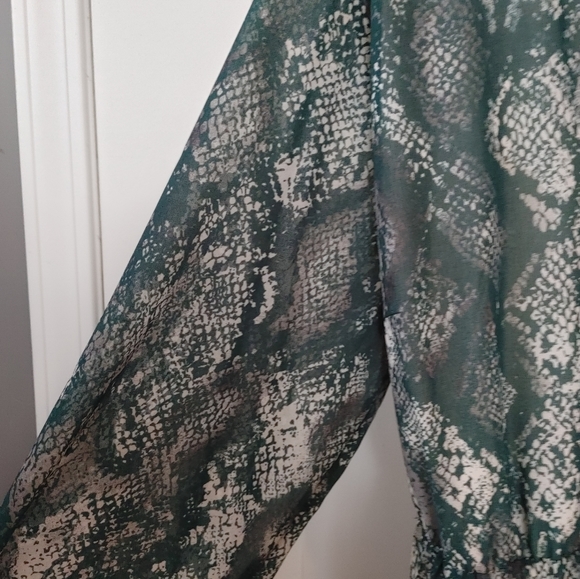 Ava & Viv Long Green & White Flowy Pleated Dress! Size 1x - Picture 4 of 12